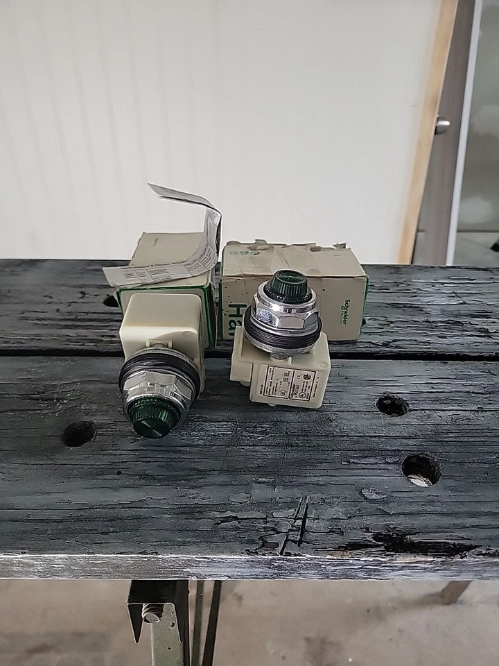 SQUARE D 9001KP1G31 Luz Piloto Verde 120V 60Hz 110V 50Hz 9001KM1 NUEVO Foto 2 de 3