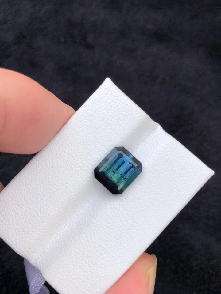 Bi-Color Blue Tourmaline Gemstone: Emerald Cut, 3.4 Carats - Image 4 of 4