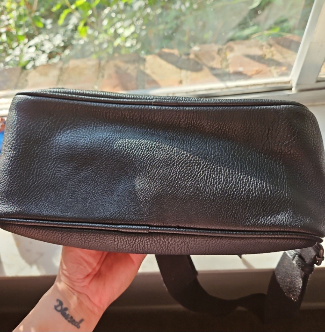 Universal Thread Black camera Shoulder Bag Zip Cl… - image 6