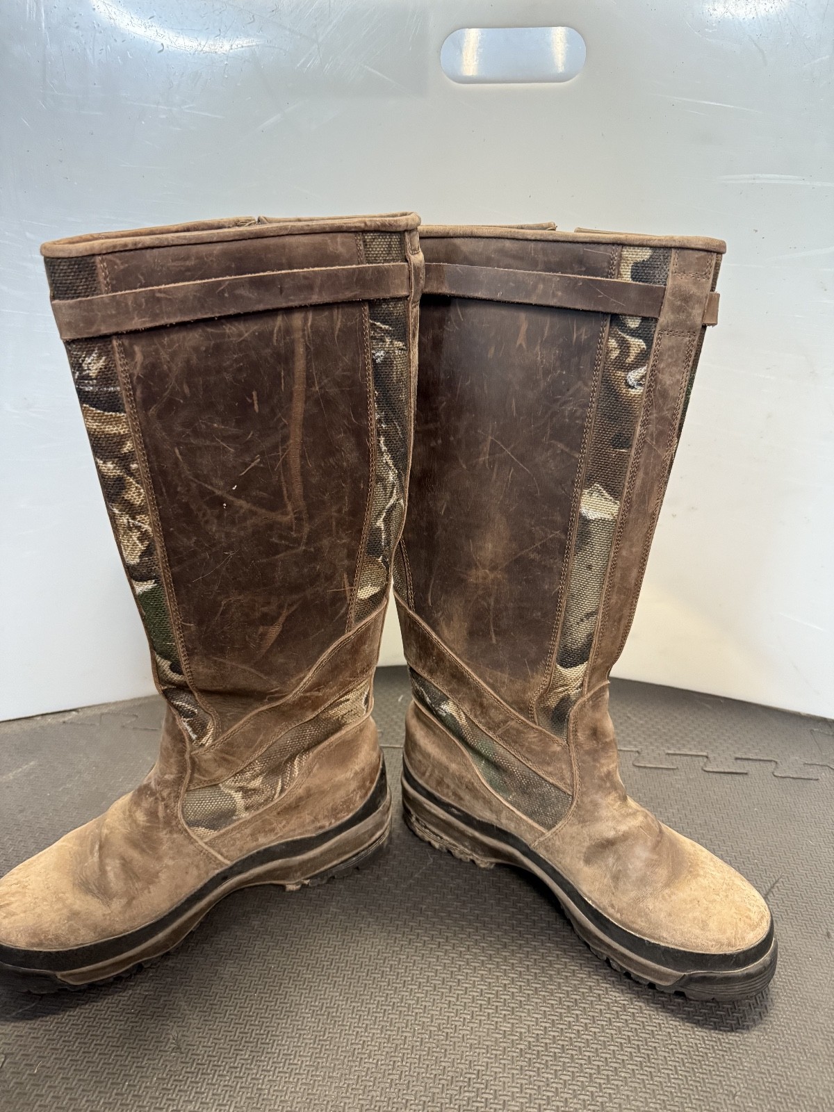 Chippewa Waterproof Leather Camo Hunting & Snake Boots Mens 9 D Vibram. ITALY