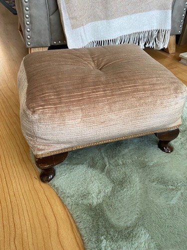 Vintage Fußhocker klein beige ? höhe 24cm Länge 41cm Breite 32cm Holzbeine