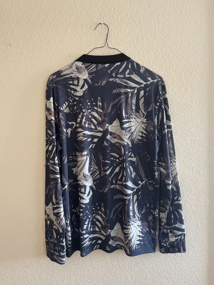 Camisa Jersey BOOHOO MAN Estampado de Hojas Manga Larga Revere Talla L Usada Foto 4 de 4