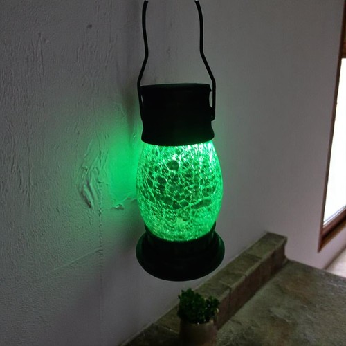Lanterna in vetro crepitante solare - luce LED che cambia colore per giardino o patio - Foto 9 di 13