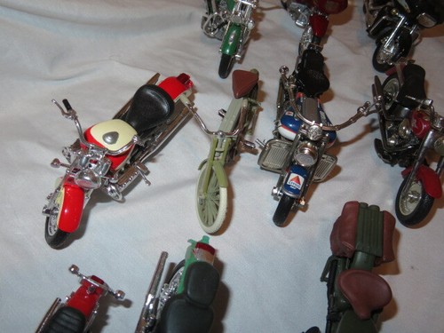 23 Vtg Model Motorcycles 16 Maisto 5? Very Very Good to Excellent Condition - Picture 6 of 10