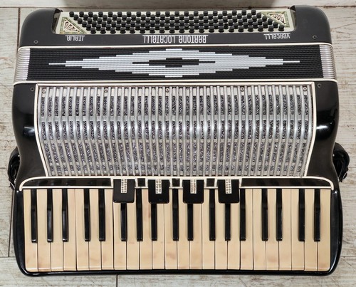ANTICA FISARMONICA Bertone & Locatelli 120 BASSI epoca '900 STRUMENTO MUSICALE - Foto 13 di 23
