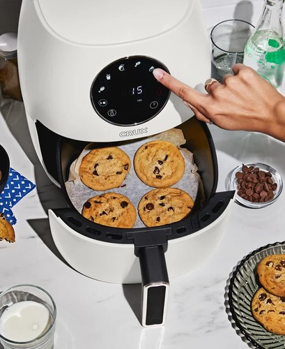 Crux 3.7-Qt Grey Digital Air Fryer with Nonstick Tray, 1300 W - White - Picture 5 of 6