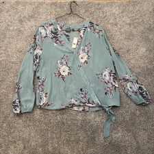 Soho NY & Co Wrap Shirt Size XL Romantic Floral Chic Romantic Office Feminine
