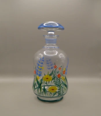Vintage Glaskaraffe Handbemalt Emaillemalerei Blumenwiese Glasstopfen 1970er - Bild 1 von 4