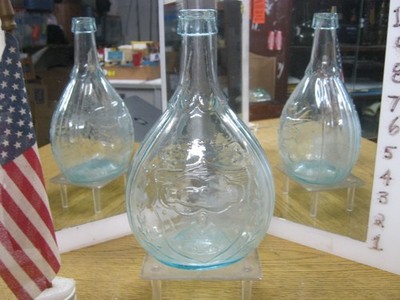 *PRISTINE* AQUAMARINE~1840'S OPEN PONTIL~GIV-42~EAGLE/ CLASPED HANDS~ 1 QT FLASK