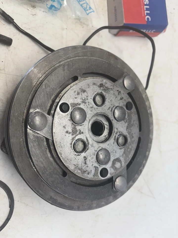 Conjunto de embrague compresor aire acondicionado Lincoln Mark III 70 71 Foto 3 de 4