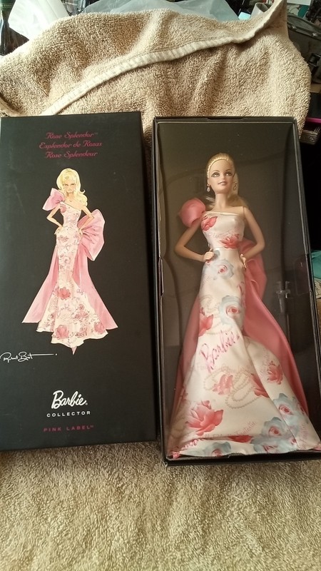 Avon Barbie Rose Splendor Doll 2010 Pink Label T4349