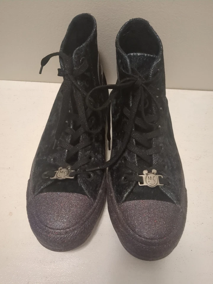 Camisas altas de terciopelo negras Miley Cyrus Converse talla 7,5 para mujer RARAS Foto 3 de 4