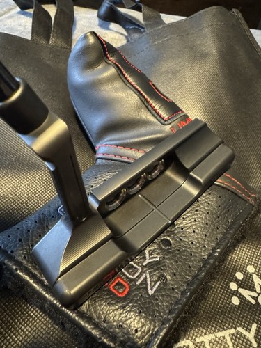 Scotty Cameron B3 Triple Black LTD Newport 2 35” RH — MINT!! - Picture 4 of 4