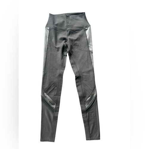 Alo Yoga Epic Leggings volle Länge klein schwarz Leder und Netzdetails neu ohne Etikett - Bild 3 von 7