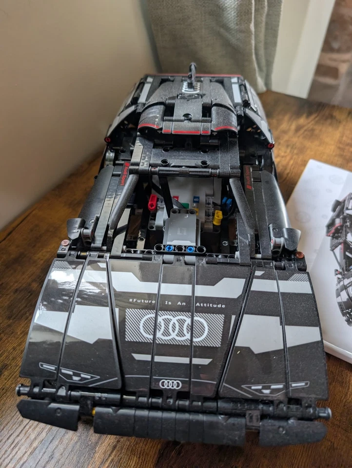 LEGO Technic 42160 Audi RS Q e-tron, photo 3 of 3