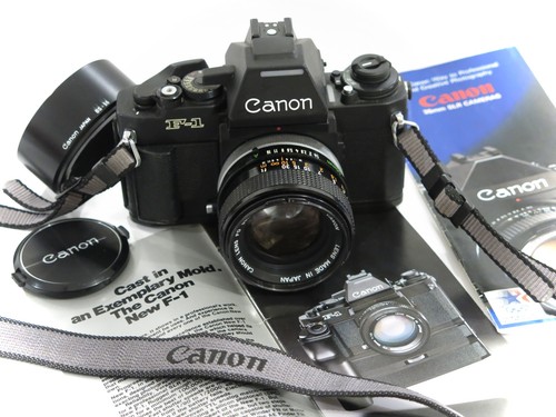 SCHÖNE CANON F-1N KAMERA MIT AE FINDER + LICHTSTARKES 50MM F1.4 SSC OBJEKTIV + ZEHN FILTER ++