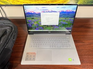 dell inspiron 17 7000 2 in 1 laptop (comes with a charger