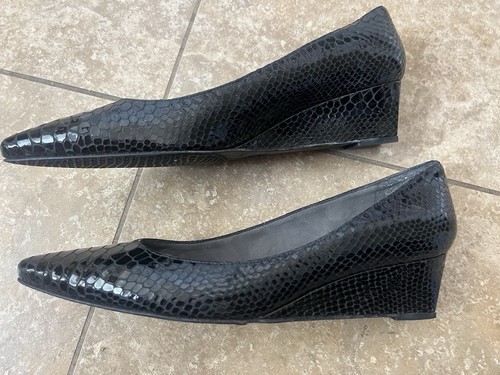 Stuart Weitzman Shoes Womens Sz 8 Wedge Black Snake Print Slip On - Picture 3 of 8