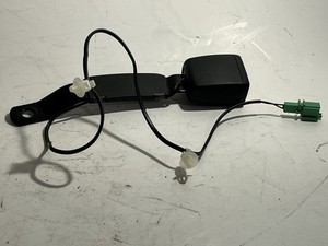 Skoda Fabia 3 NJ 6V Gurtschloss Vorne Links / 6V0857755C