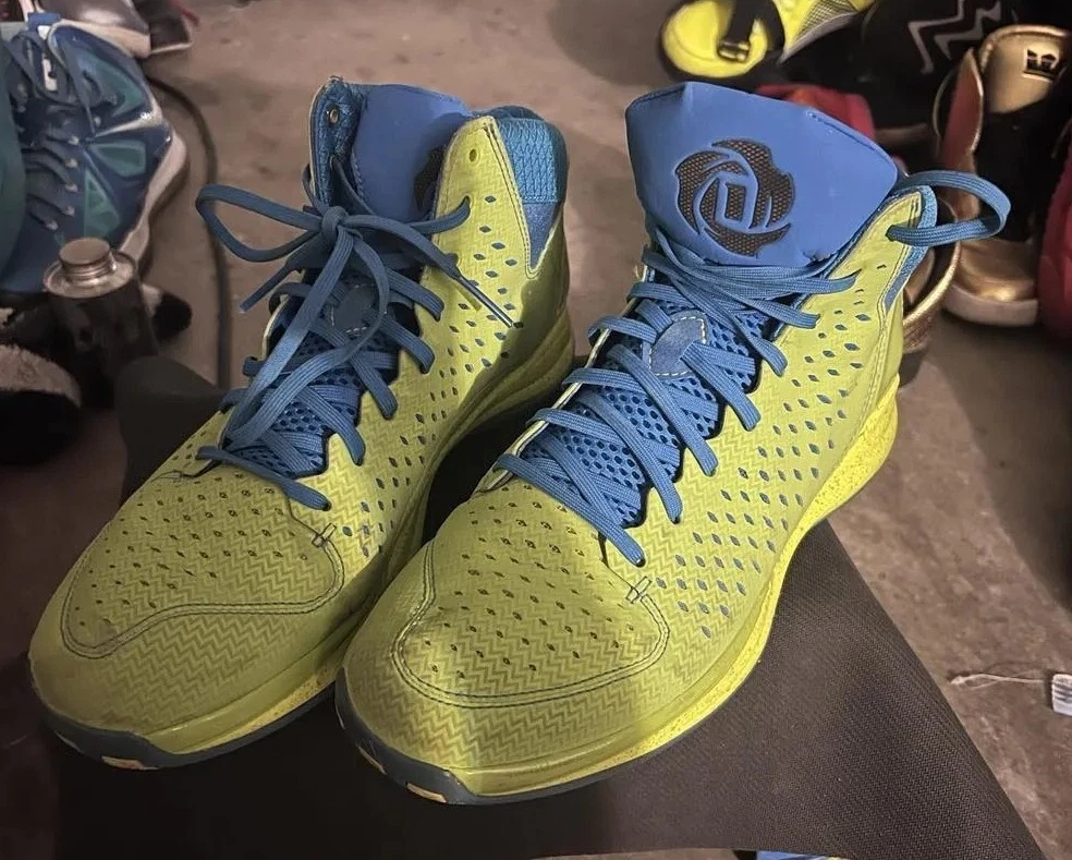 Derrick rose shop shoes 2012