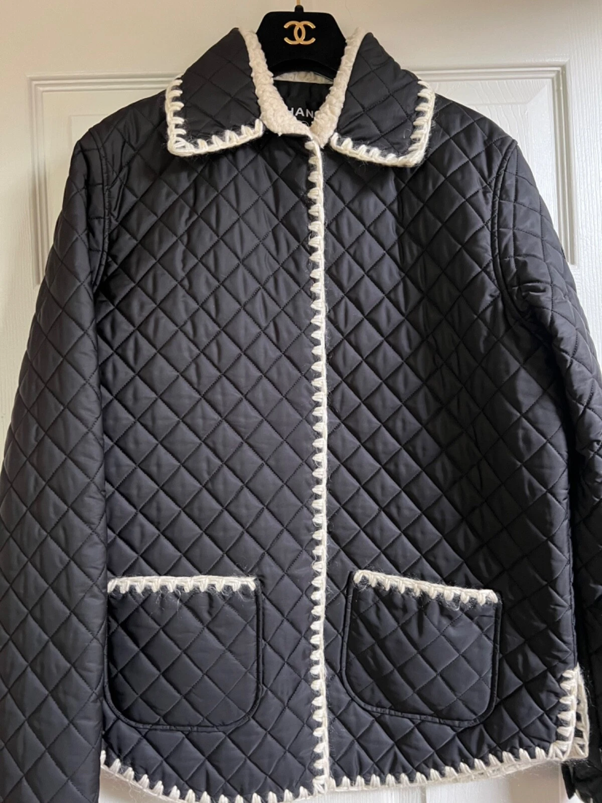 CHANEL COCO NEIGE 18N 19 NERO PUFFER JACKET CAPELLI DI CAMMELLO COCO PATCH BOTTONI 38 40