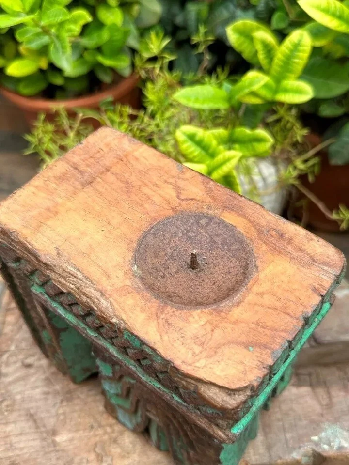 Antiguo candelabro de mesa con soporte verde floral tallado a mano de madera antigua Foto 4 de 4