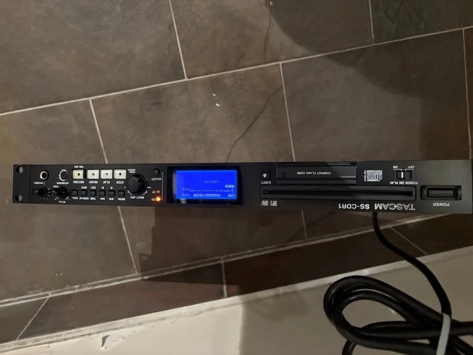 USED TASCAM SS-CDR1 CD RECORDER - Analog & Digital Inputs & Outputs - Image 3 of 4