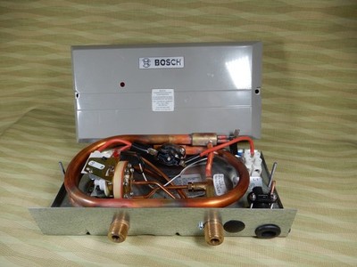 Bosch Tronic 3000 US7 240VAC 40A Point of Use Water Heater Great Condition