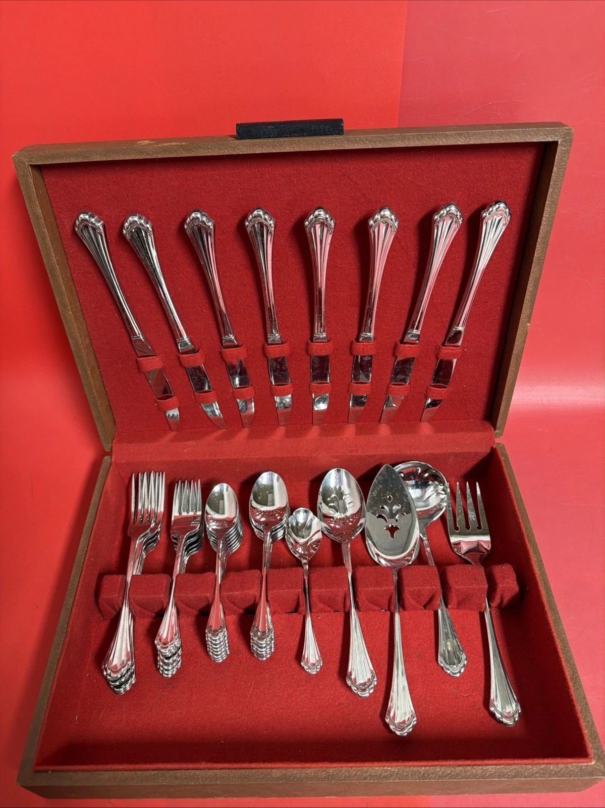 Community Stainless Flatware Set w/ Case Knives Forks Spoons Serving
Opens in a new window or tab