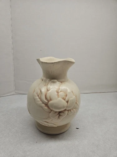 RED WING POTTERY MAGNOLIA PATTERN 6” VASE # 975