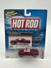 WHITE LIGHTNING 2004 CHEVY SSR      2004 JOHNNY LIGHTNING HOT ROD MAGAZINE  1:64
