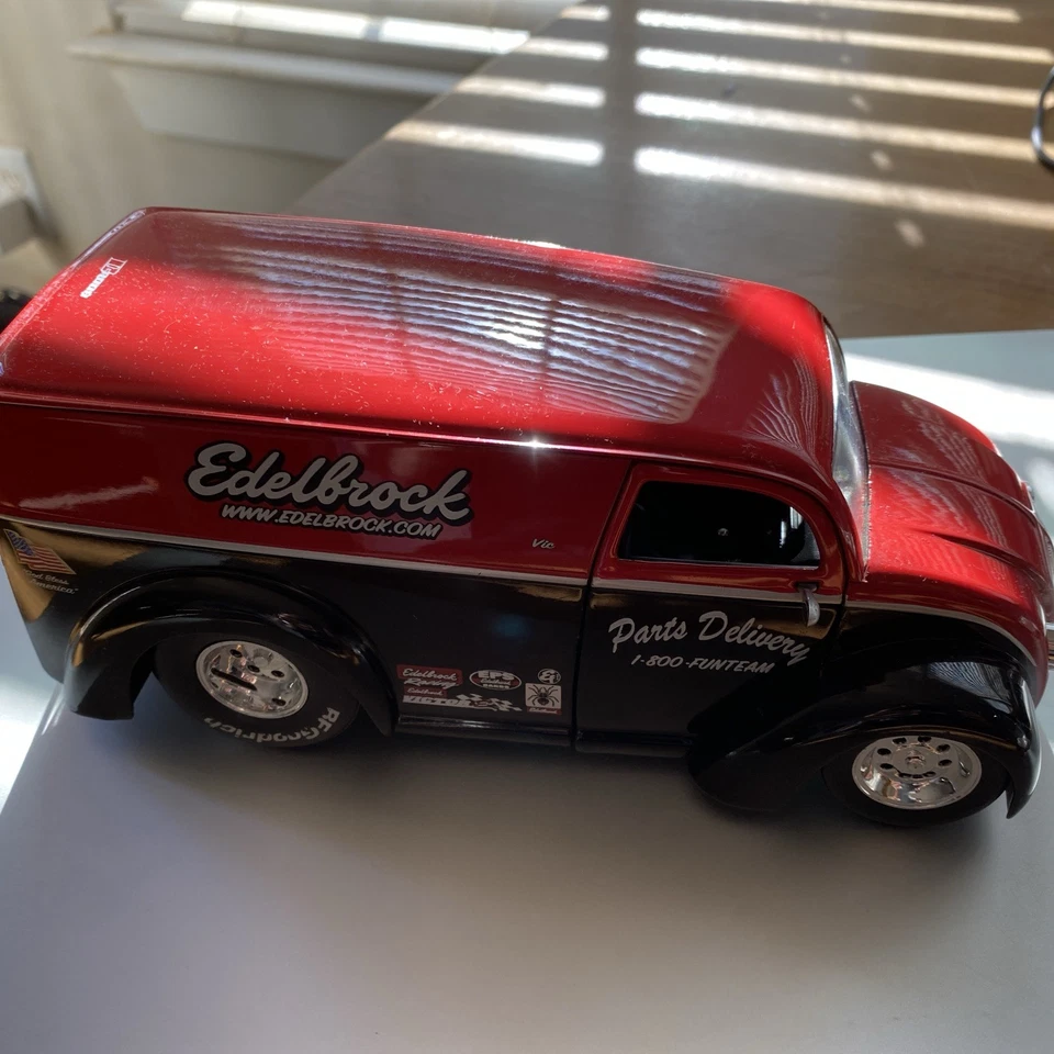 Jada D Rods Div Cruizer Delivery Van Edelbrock Parts Van Red Die Cast 1:24 - Image 3 of 4