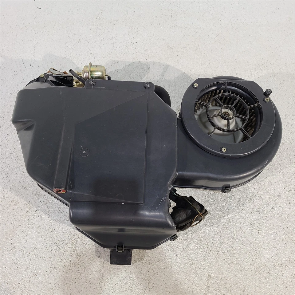 1984 Porsche 944 A/C испаритель коробка с двигателем вентилятора AA7039 - Изображение 2 из 4