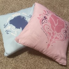 Frozen Anna And Elsa Pillow Set