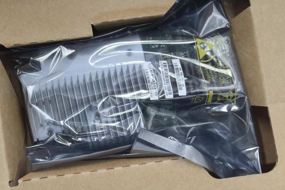 Intel RMSP3JD160SPP RMSP3JD160J PCIe/SAS/SATA PCIe x8 Storage Module NEW HSF - Image 3 of 4