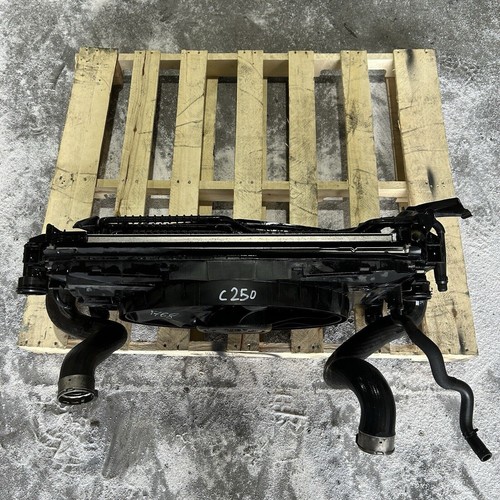 (2013) MERCEDES C300 ENGINE COOLING RADIATOR W FAN W INTERCOOLER ASSY OEM - Picture 5 of 7