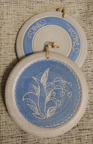 Lot of 2 - Art Pottery Trivets Wall Hanger Bun Warmer Floral Heart Artist Signed - Picture 1 of 9