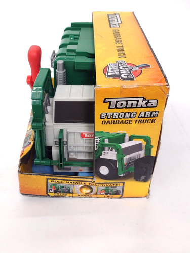 Tonka Strong Arm Garbage Truck | 2011 - Hasbro - Item No. 06756 - Picture 2 of 5