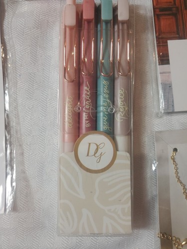 8x The Daily Grace Co. Lot Necklace Cards Meditations Pens Markers Sign - Picture 3 of 9