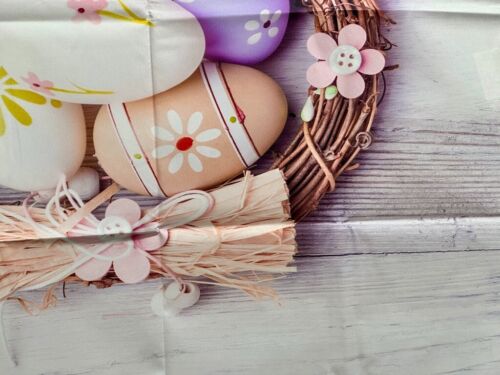Photo Backdrop, Easter, Spring, Wreath, Eggs, on Wood, Vinyl, 5' x 3', NEW! - Picture 2 of 3