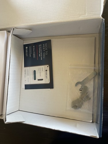 Motorola MG8702 DOCSIS 3.1 Modem kablowy i dwuzakresowy router Wi-Fi AC3200 - używany - Zdjęcie 8 z 10
