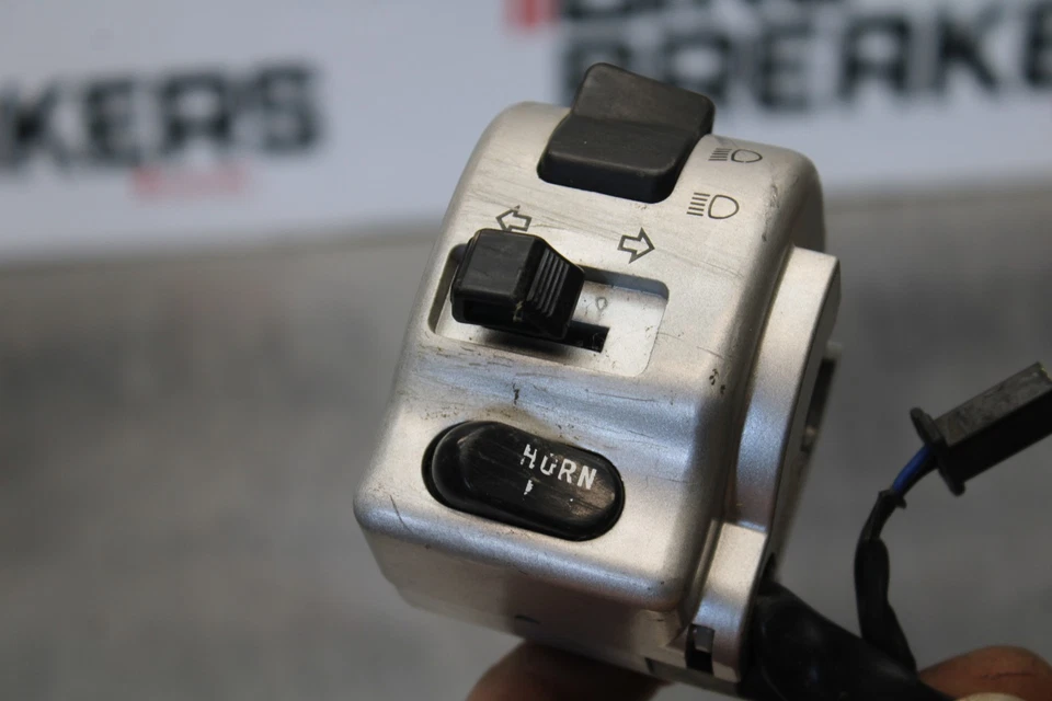 05-06 VICTORIA KINGPIN DELUXE ЛЕВЫЙ ЗАЖИМ НА РУПОР СИГНАЛЫ ПЕРЕКЛЮЧАТЕЛИ BB195 - Изображение 3 из 4