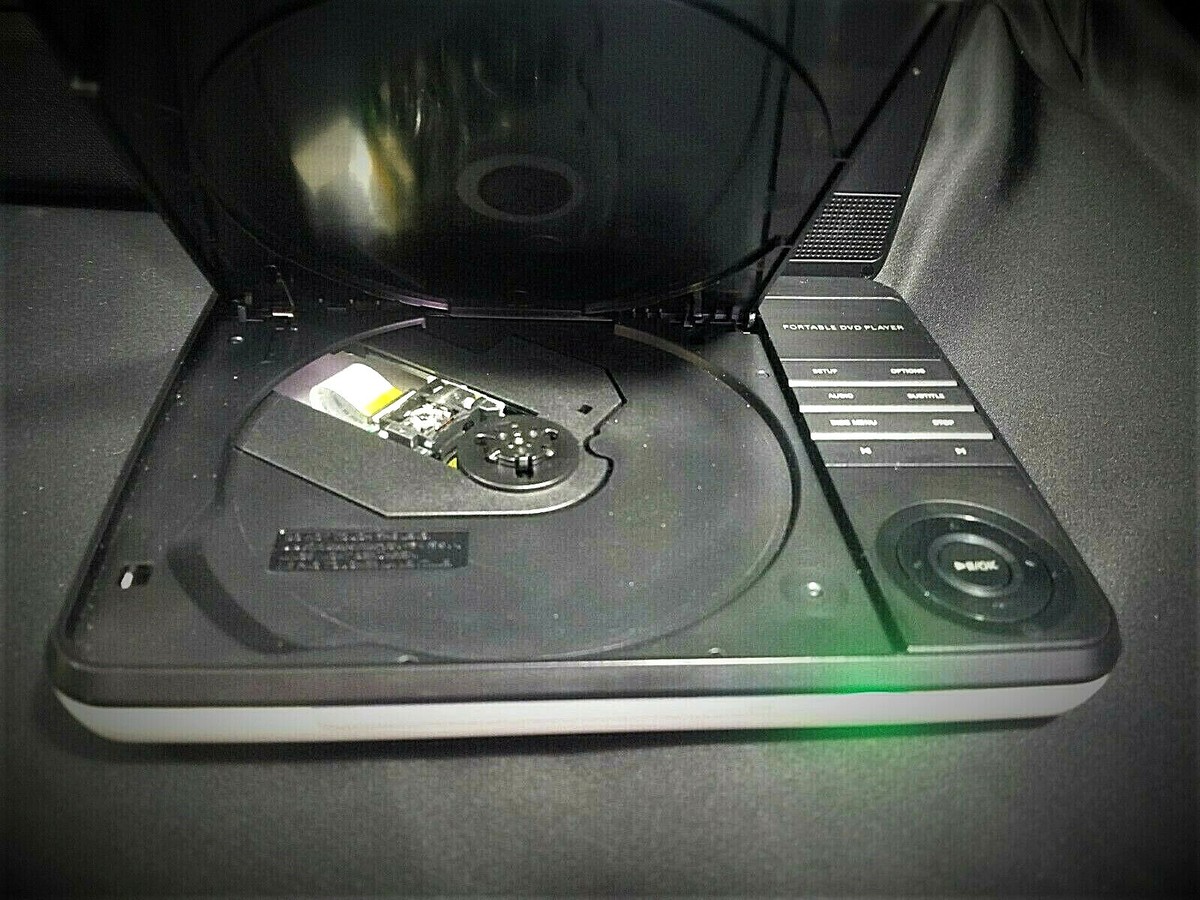 Philips Portable White DVD Player With 2 Chargers For Auto & Home