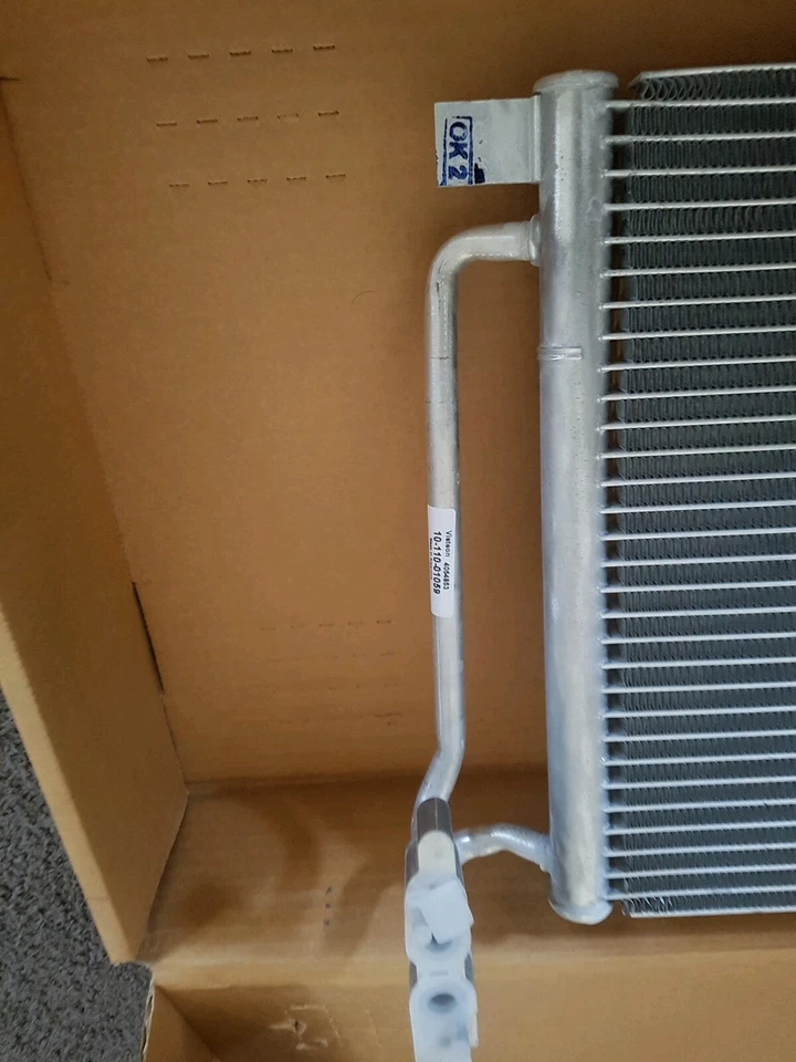 CONDENSADOR AIRE ACONDICIONADO CNX638 Trajes BMW SERIE X3 E83 11/2005 = 8FC351038211 Foto 2 de 4