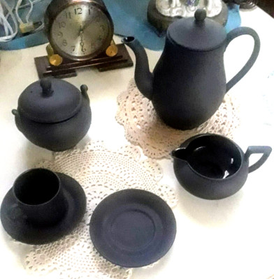 VNTG 1950-60s WEDGWOOD BASALT BLACK MATT 8 PC TEA SET POT C&S CUP SAUCERS MINTY