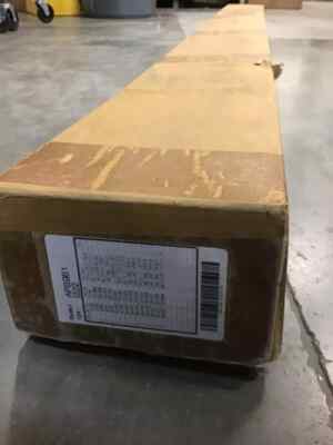 NEW- AP8961 APC Switched Rack PDU 2G ZeroU Power Strip 200/208V (21) C13,(3) C19