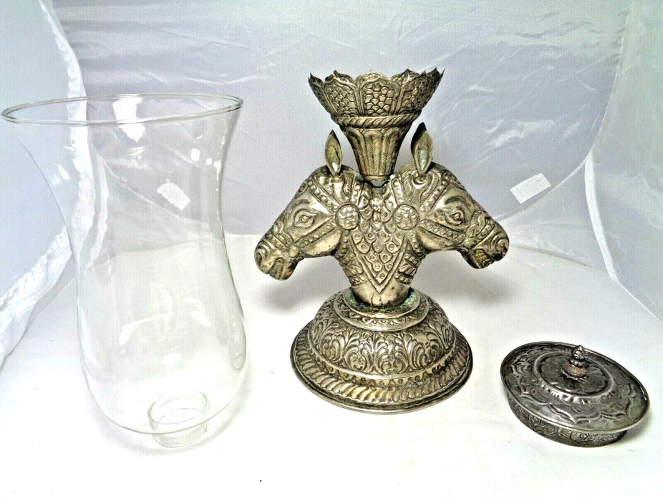 Candelabro Huracán Equino Cabeza de Caballo Doble De Colección Raro 16.75" de Alto - Metal Foto 2 de 4