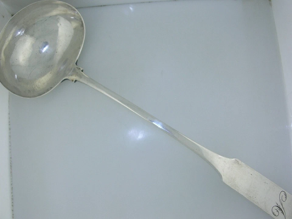 Moeda antiga prata 13 3/4" concha de sopa LIBERTY BROWNE Filadélfia 1810-1815 - Imagem 2 de 4