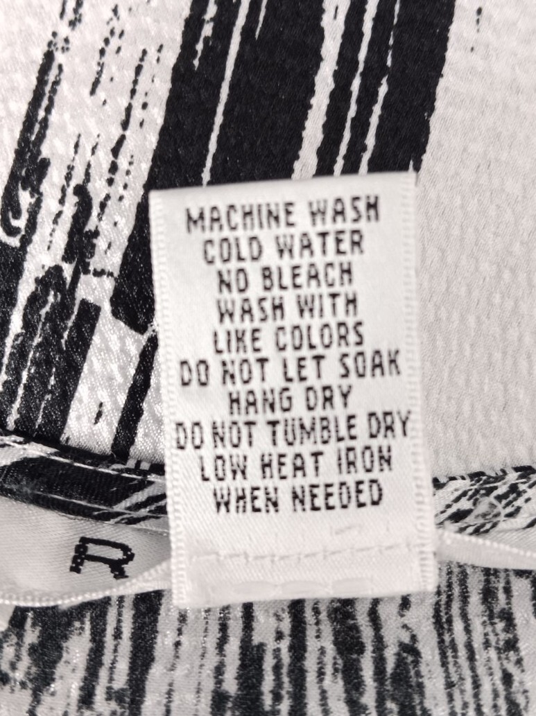 Rafael Size Medium Black & White Abstract Print T… - image 9