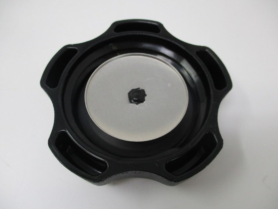 Genuine Briggs & Stratton 795027 Gas Fuel Cap for 3.5 5 & 9 Hp Intek L ...